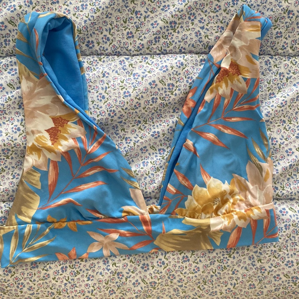 Billabong bikini top